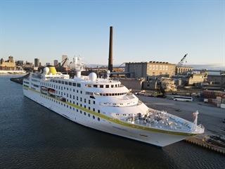 Image of the Hamburg in port